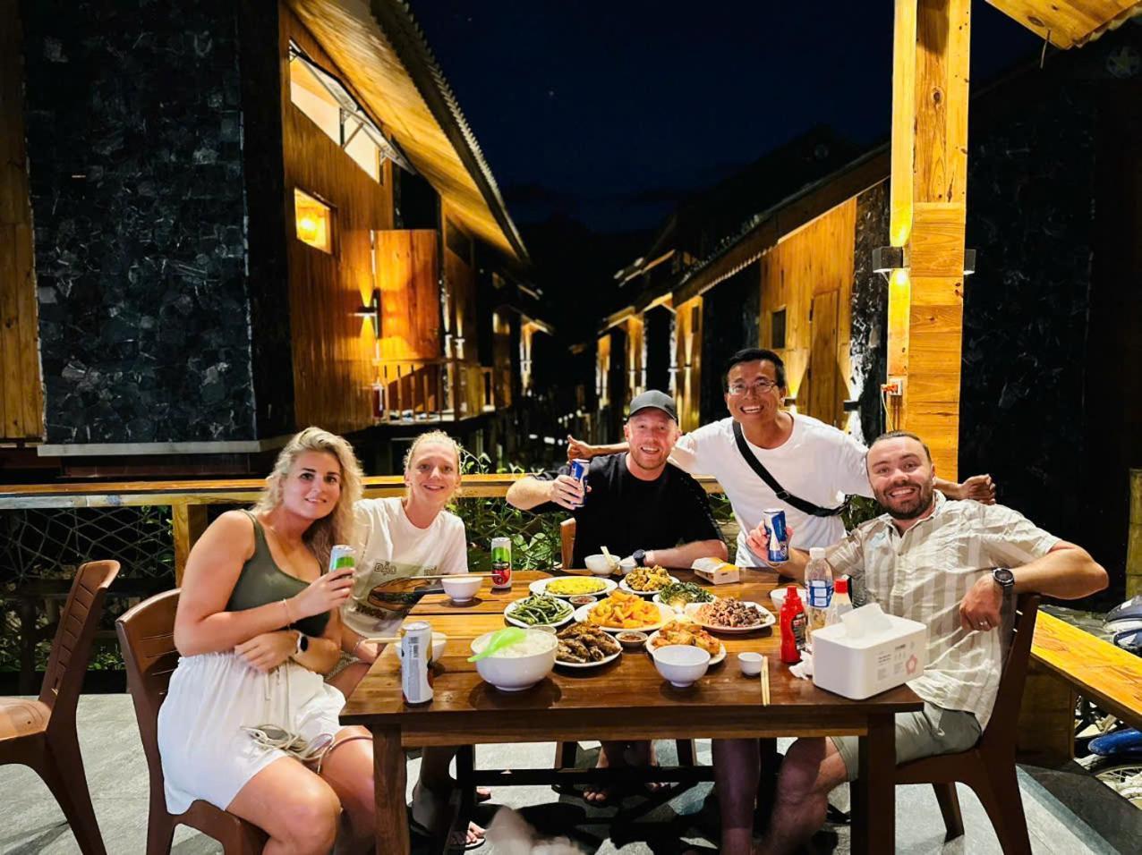 Sky Bay Lodge Ха Жианг Екстериор снимка